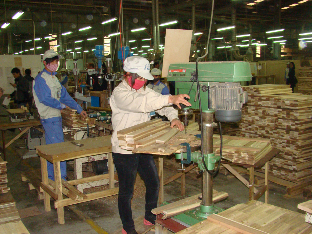 Vietnam a regional timber processing hub low res 